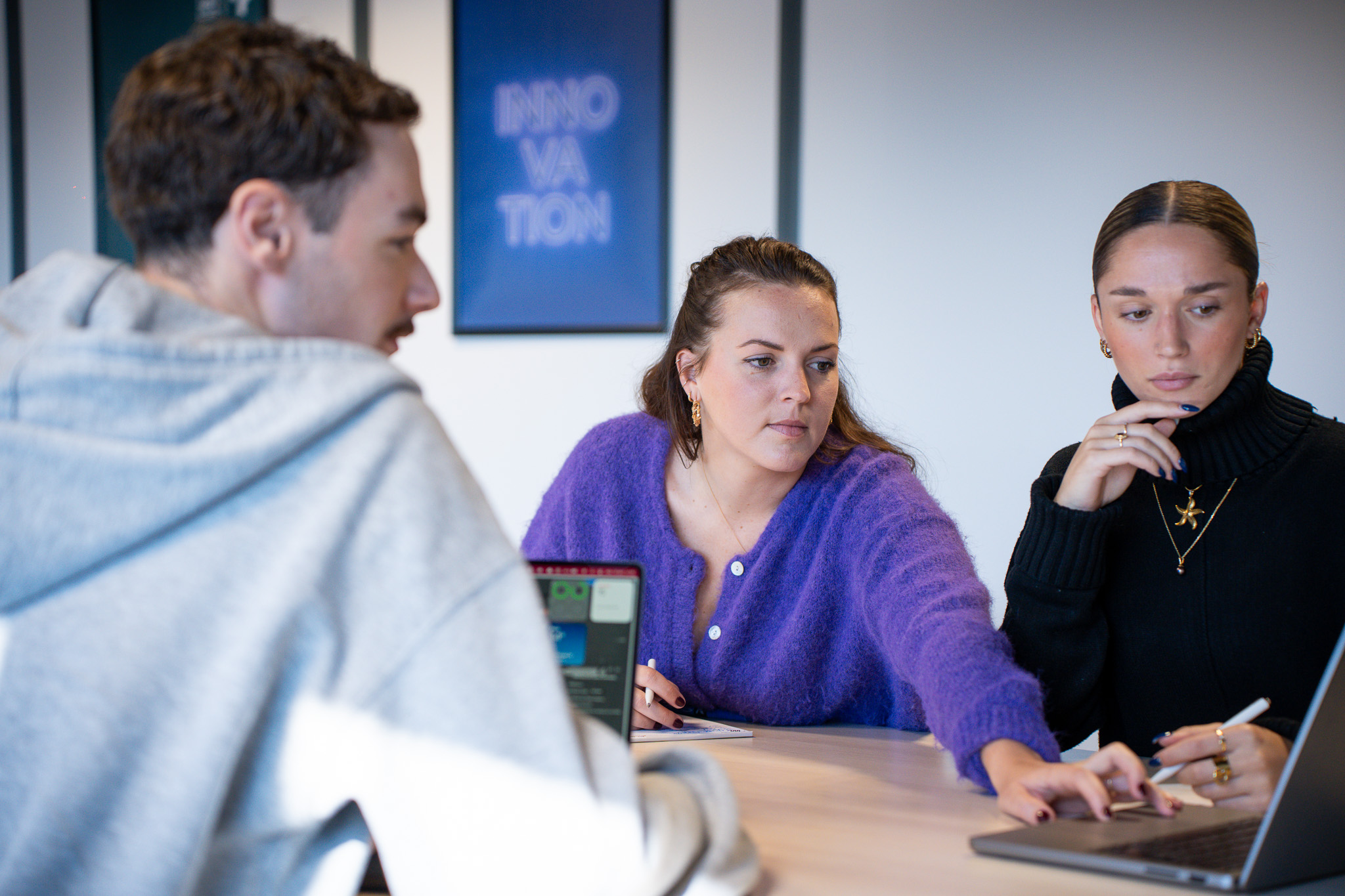 Agence de communication au sein du Groupe Agence de communication au sein du Groupe